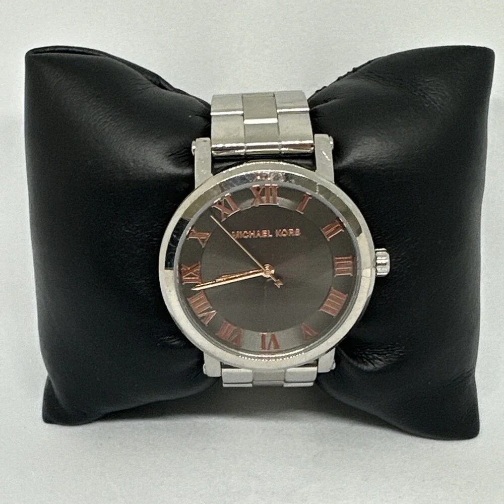 Michael Kors MK3559 Women Silver Stainless Steel Analog Dial Quartz Watch HME706